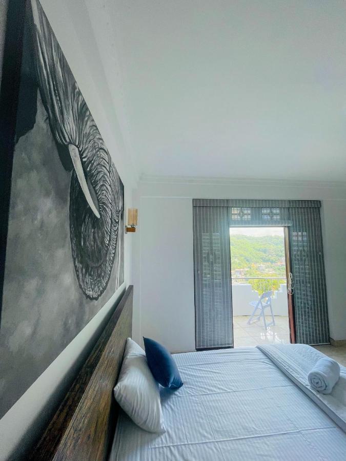 Rusty Bunk Villa Канді Екстер'єр фото