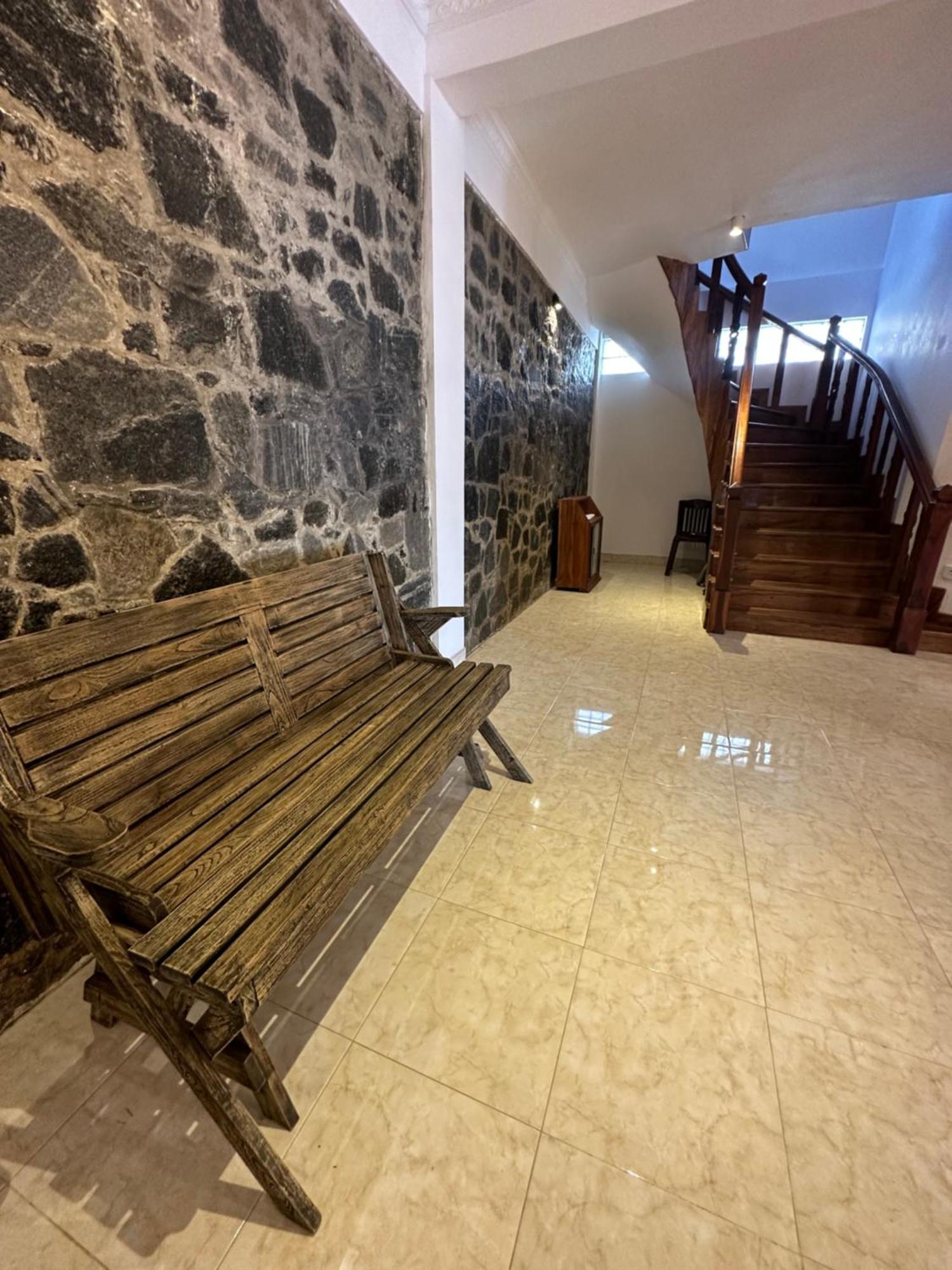 Rusty Bunk Villa Канді Екстер'єр фото